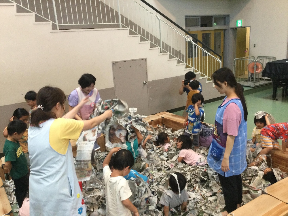 年中組・しんぶんしプール